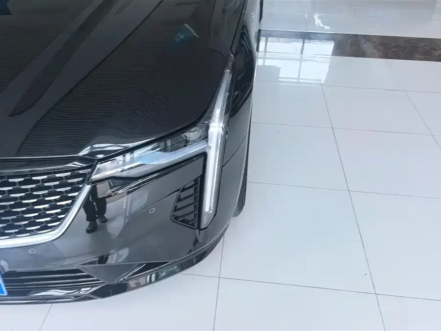 Cadillac CT4 2023 28T Luxury Edition 2023 — миниатюра 2