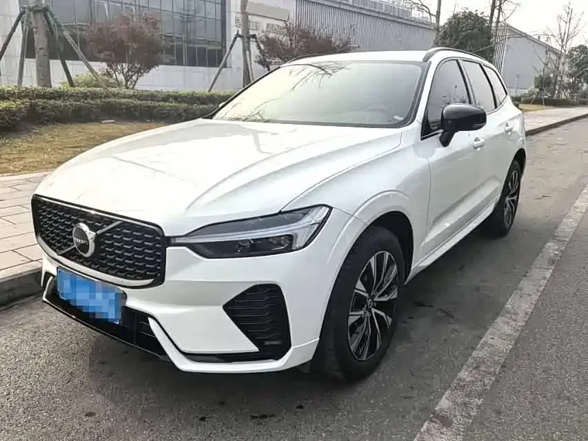 Volvo XC60 2024 B5 4WD Zhiyuan Sports Edition 2024 — фото 1, купить с доставкой в Москву