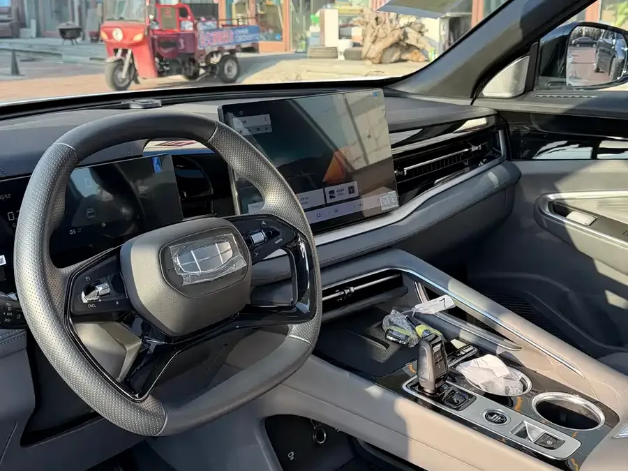 Geely Atlas Boyue 2026 1.5TD Joy 2026 — миниатюра 3