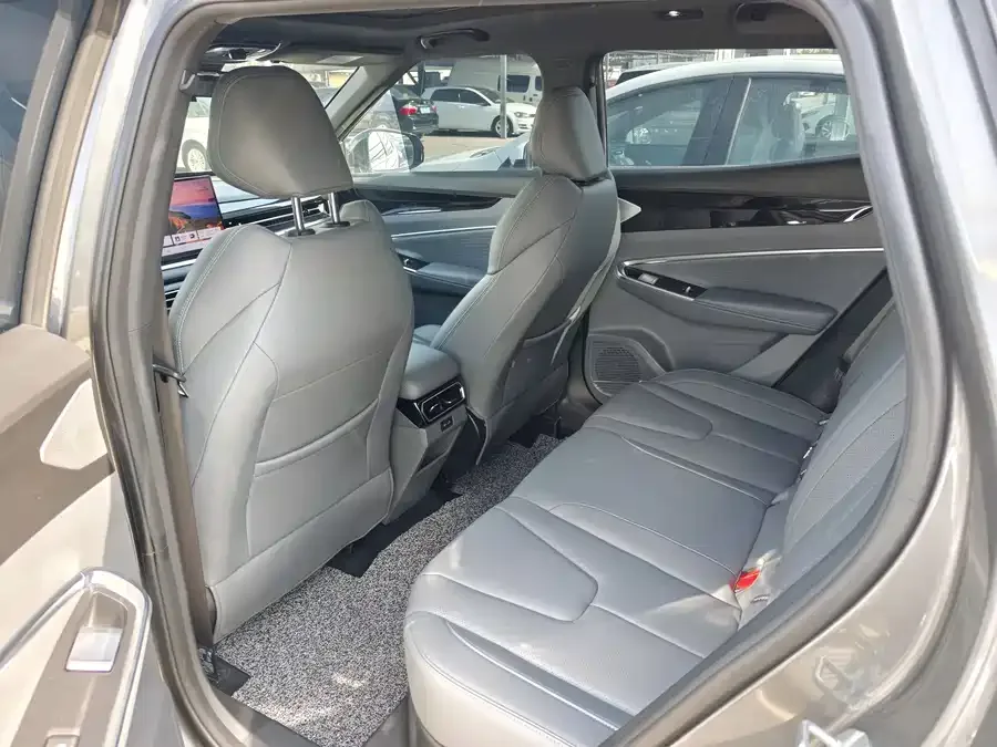 Geely Atlas Boyue 2026 1.5TD beautiful 2026 — миниатюра 3