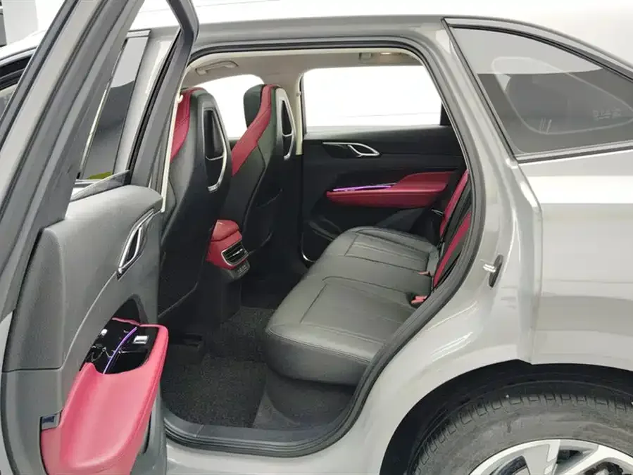 Hongqi HS3 Hongqi HS3 2023 2.0T 2WD available 2024 — миниатюра 5