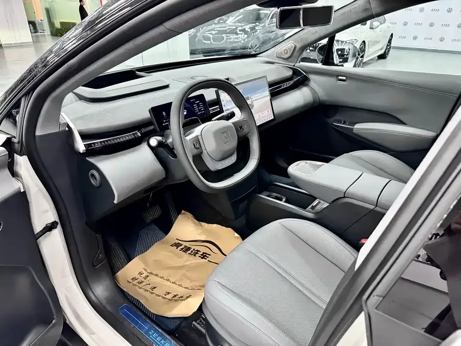 Zeekr X Zeekr X 2025 five-seat rear-wheel drive version 2024 — миниатюра 2