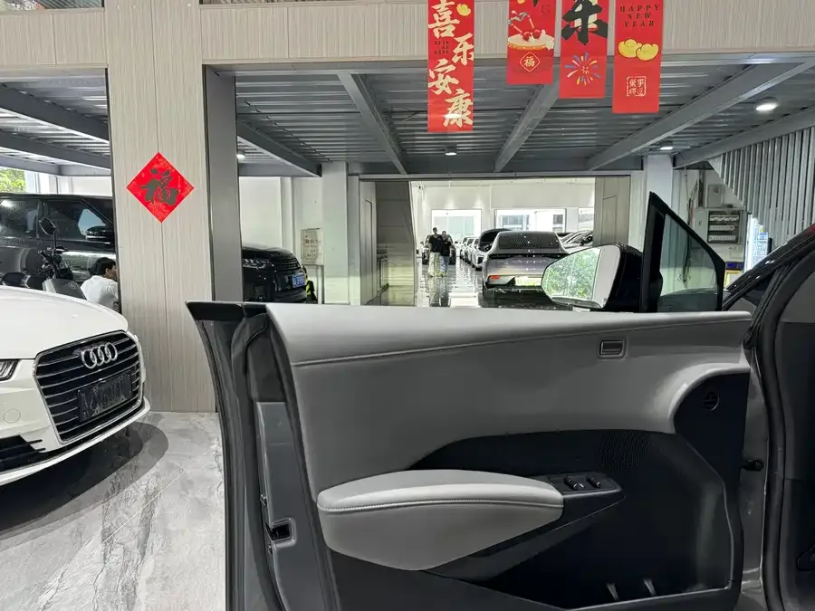 Zeekr X Zeekr X 2025 five-seat rear-wheel drive version 2025 — миниатюра 2