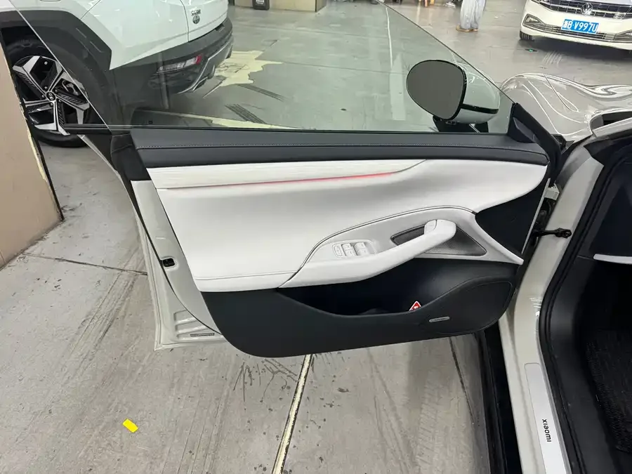 Xiaomi SU7 Xiaomi SU7 2024 rear-wheel drive long-range smart driving version 2024 — миниатюра 2