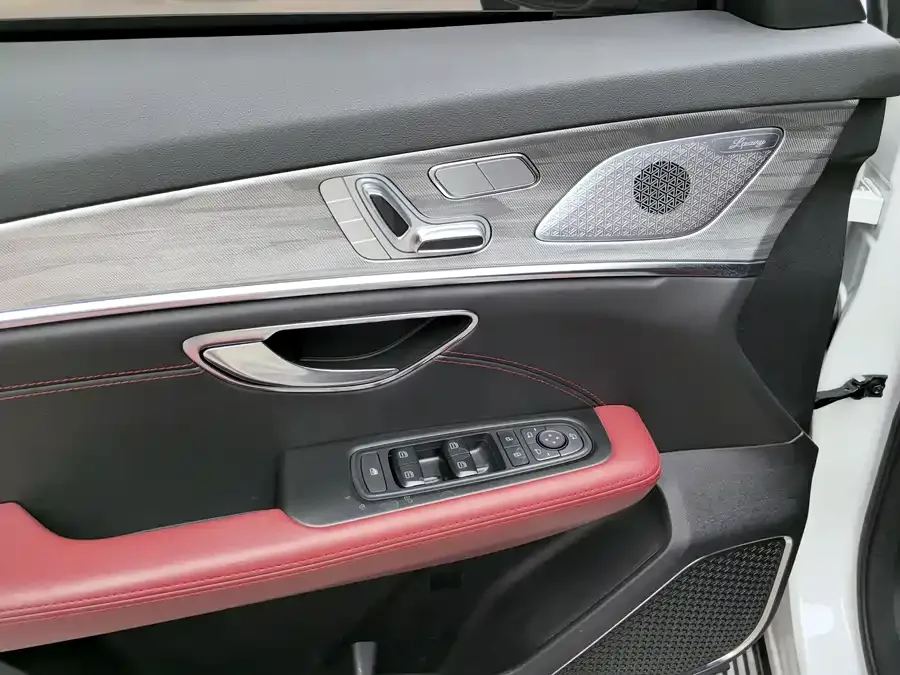 Jetour X70 PRO JETOUR X70 PRO 2023 1.5T DCT Comfort Edition 7 Seaters 2024 — миниатюра 4