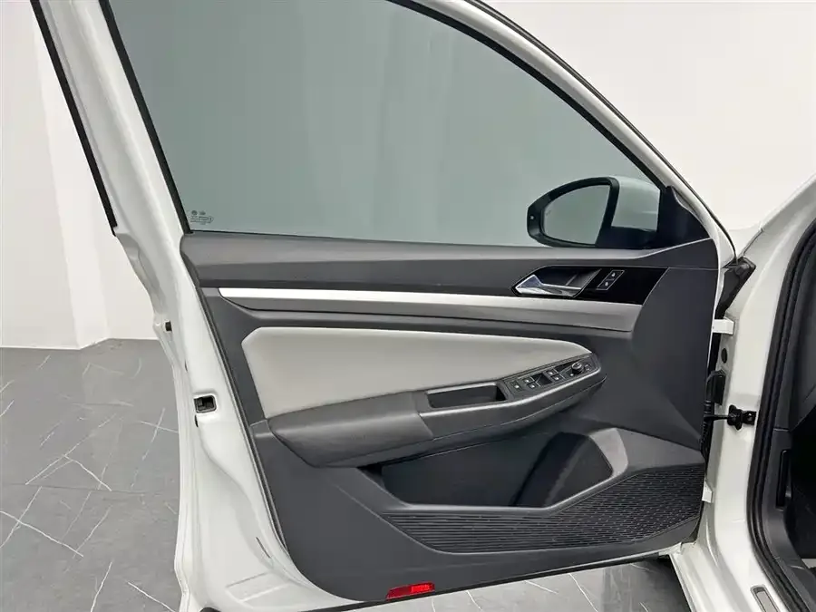Volkswagen Bora Bora 2023 300TSI DSG Premium Edition 2024 — миниатюра 4