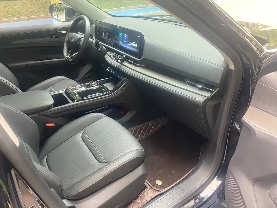 Ford Lingrui 2022 EcoBoost 170 Platinum Edition 2023 — миниатюра 4