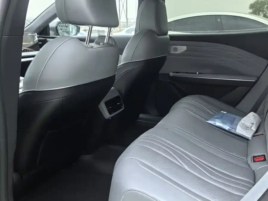 Geely Galaxy E8 Galaxy E8 2024 665km RWD Starship Long Range Edition 2024 — миниатюра 4