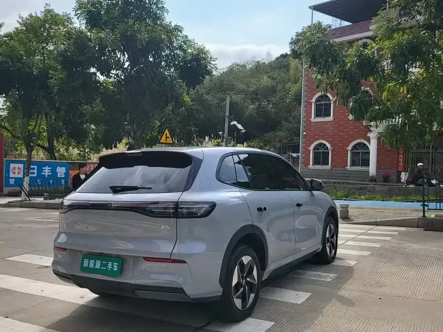 Geely Galaxy E5 Galaxy E5 2024 530km Long Range Edition 2024 — миниатюра 3