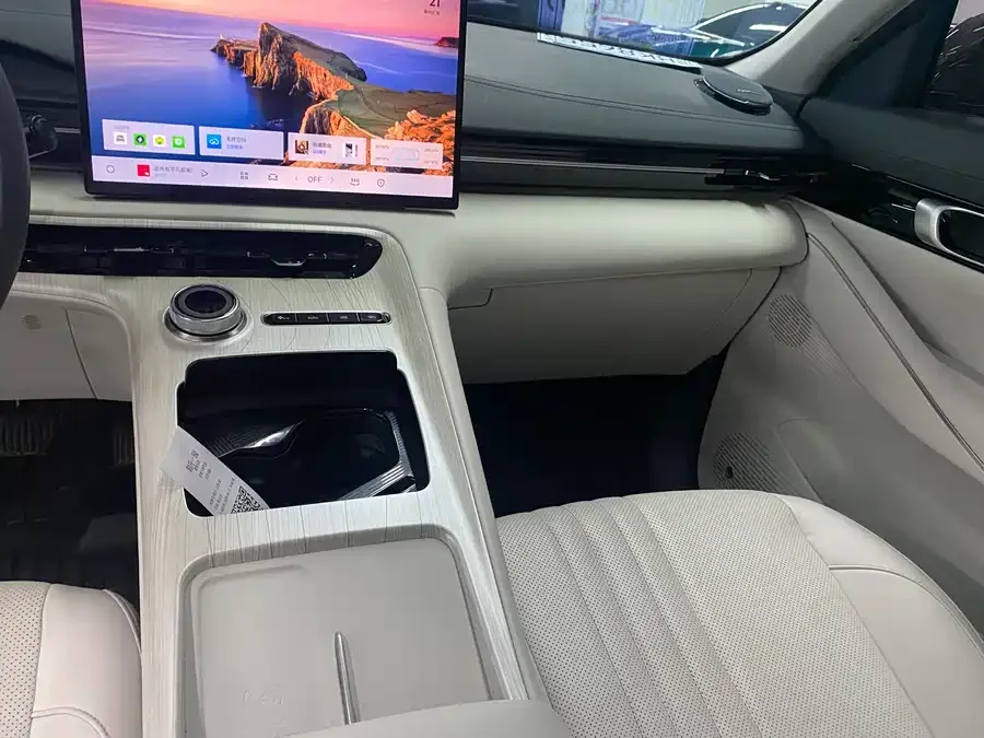 Geely Galaxy E5 Galaxy E5 2024 530km Long Range Edition 2025 — миниатюра 3