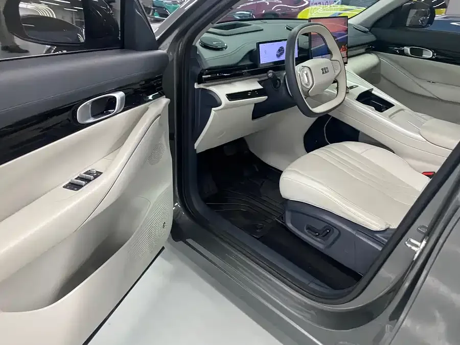 Geely Galaxy E5 Galaxy E5 2024 530km Long Range Edition 2025 — миниатюра 4