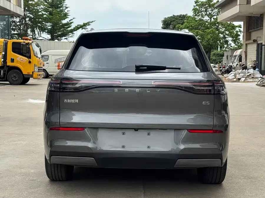 Geely Galaxy E5 Galaxy E5 2024 530km Starship Edition 2024 — миниатюра 2