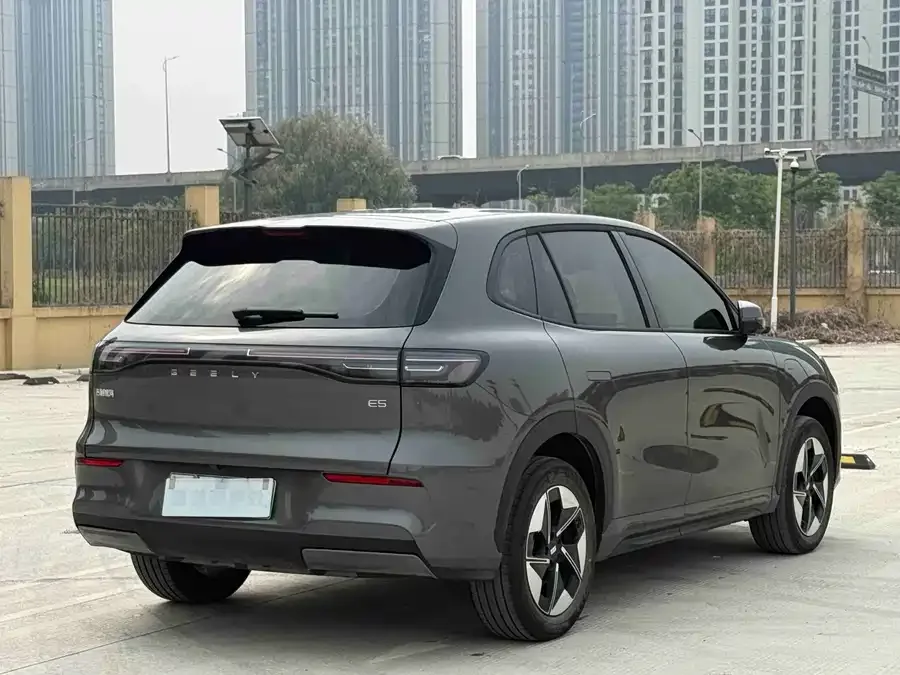 Geely Galaxy E5 Galaxy E5 2024 530km Long Range Edition 2025 — миниатюра 3
