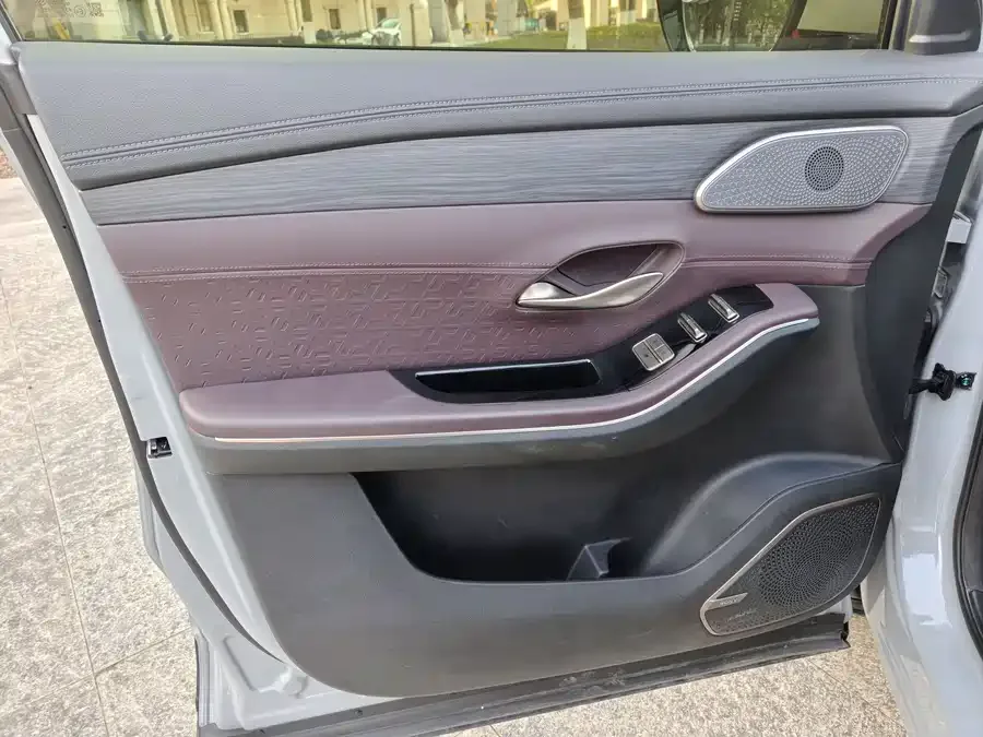 Jetour X90 PRO JETOUR X90 PRO 2024 2.0T DCT Premium Edition 7 Seaters 2024 — миниатюра 2