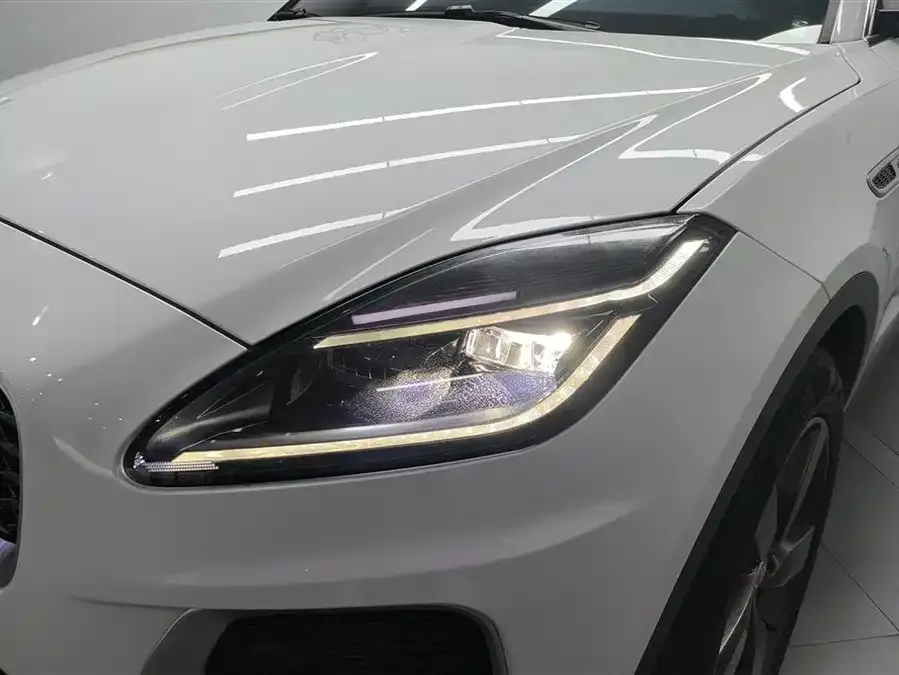 Jaguar E-Pace 2024 aggressive sports version R-DYNAMIC S 2024 — миниатюра 2