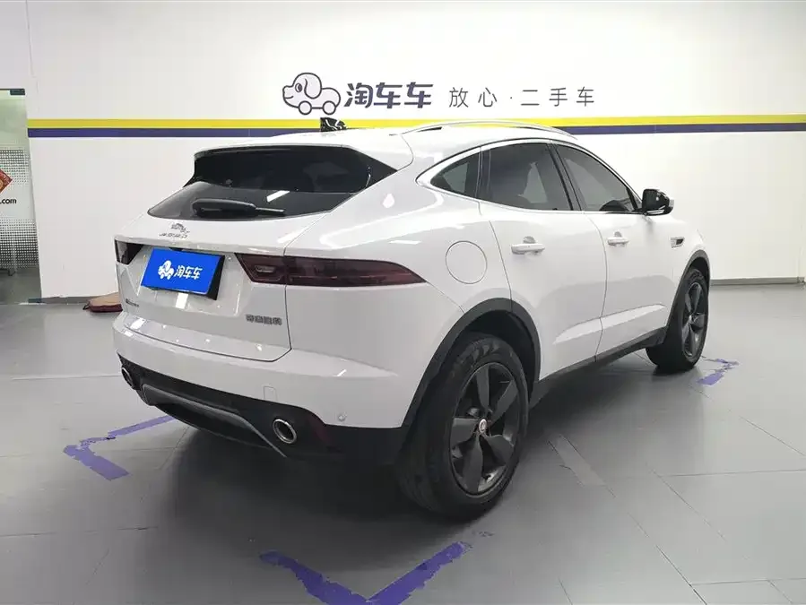 Jaguar E-Pace 2024 aggressive sports version R-DYNAMIC S 2024 — миниатюра 3