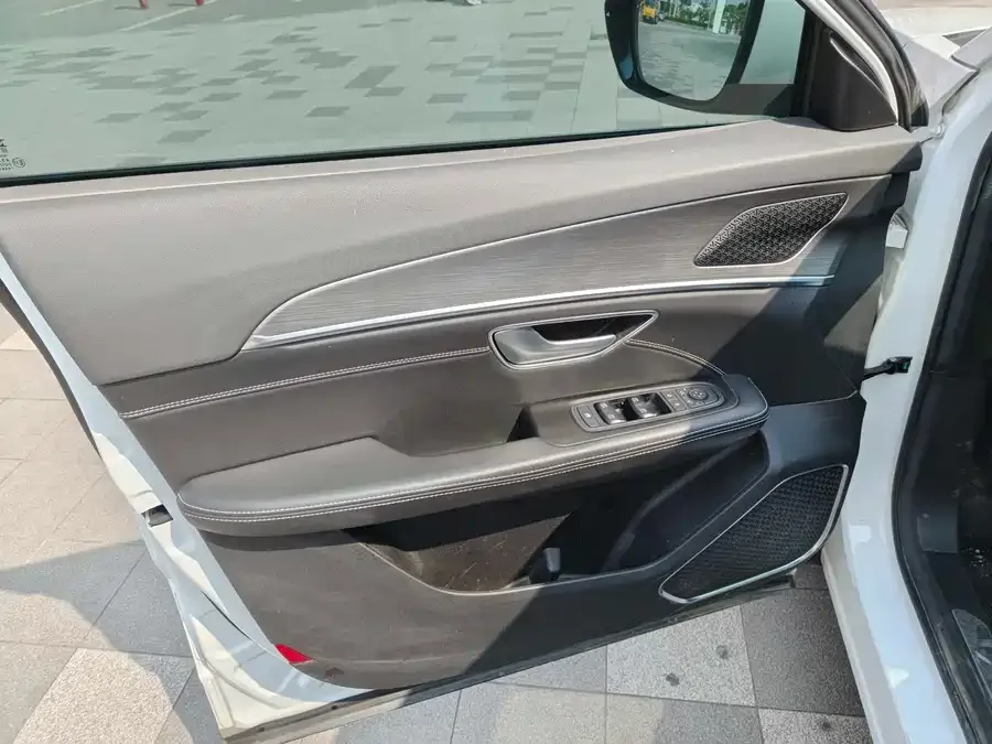 Jetour X70 PLUS JETOUR X70 PLUS 2023 1.5T CVT Ziqiang MAX 5-seater 2023 — миниатюра 3