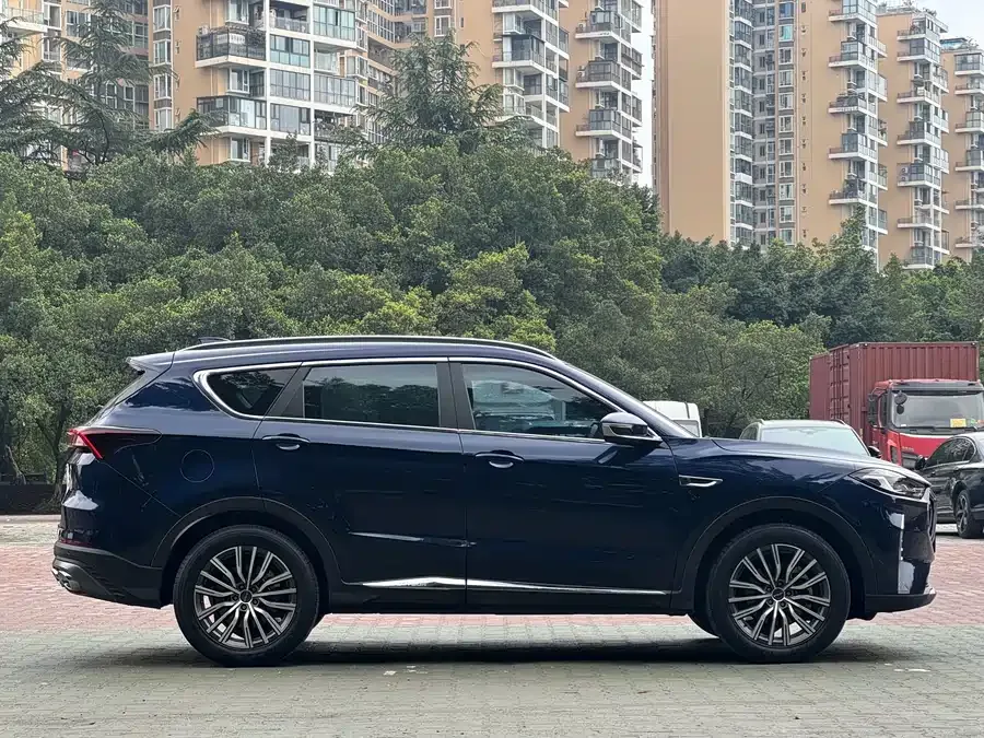Jetour X70 PLUS JETOUR X70 PLUS 2023 1.5T DCT Brave PLUS 7-seater 2023 — миниатюра 4