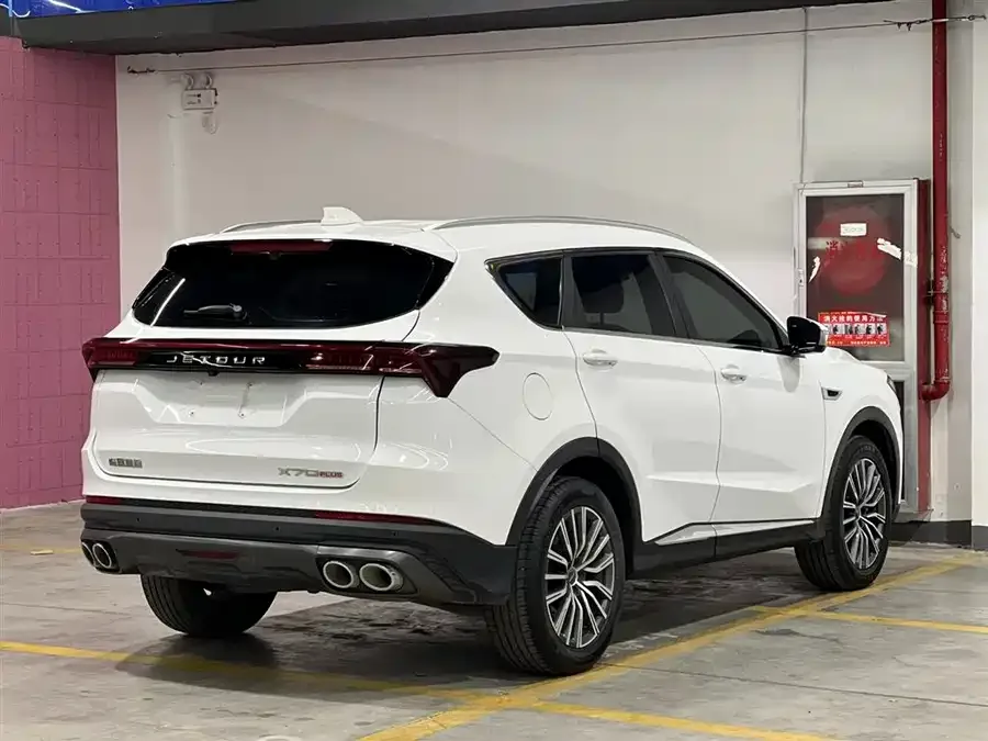 Jetour X70 PLUS JETOUR X70 PLUS 2023 1.5T DCT Brave PLUS 7-seater 2023 — миниатюра 2