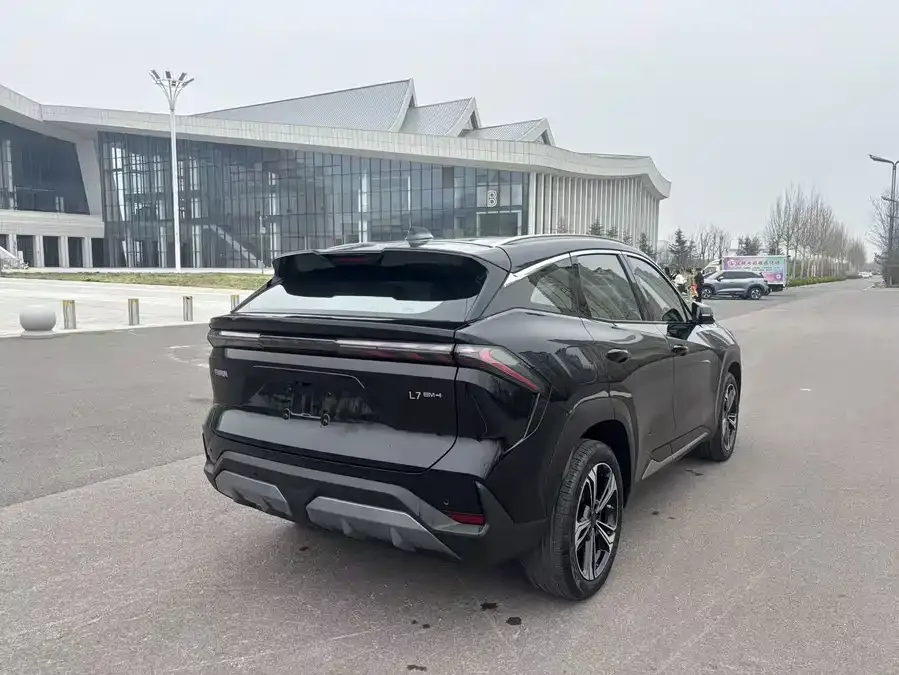 Geely Galaxy L7 Galaxy L7 2025 EM-i 115km Exploration Edition 2025 — миниатюра 3