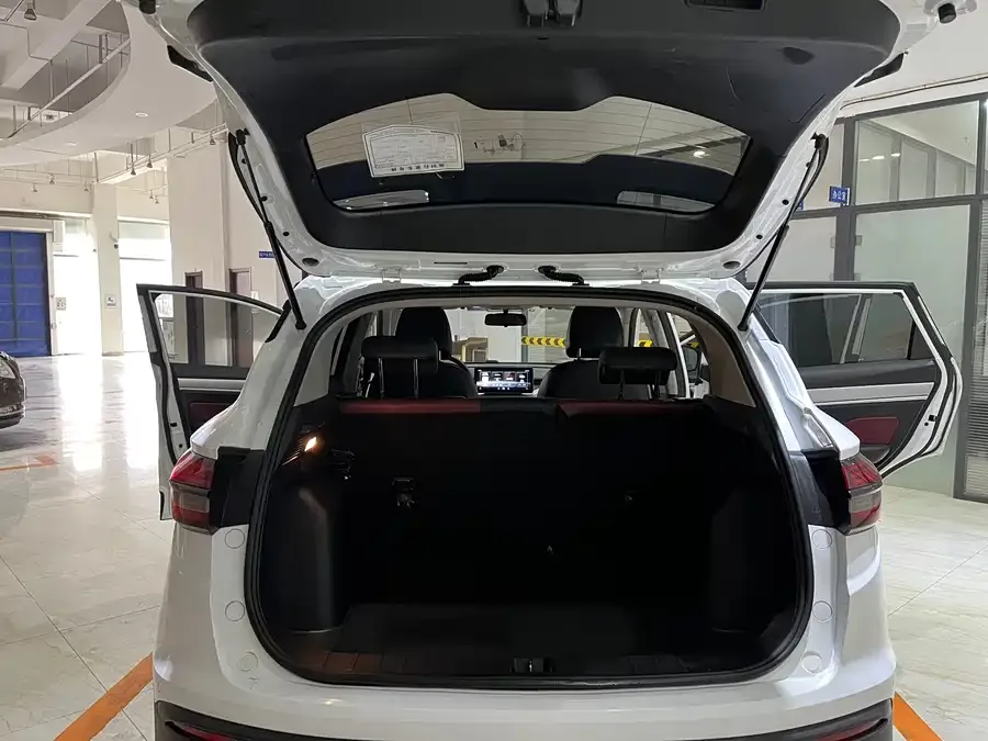 Geely Coolray SX11 Binyue 2021 1.4T DCT Platinum Edition 2022 — миниатюра 5