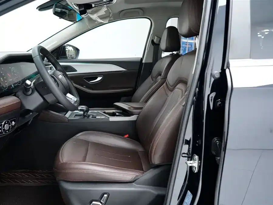 Jetour X90 PLUS JETOUR X90 PLUS 2023 1.6TD DCT Villa 7 Seaters 2023 — миниатюра 2