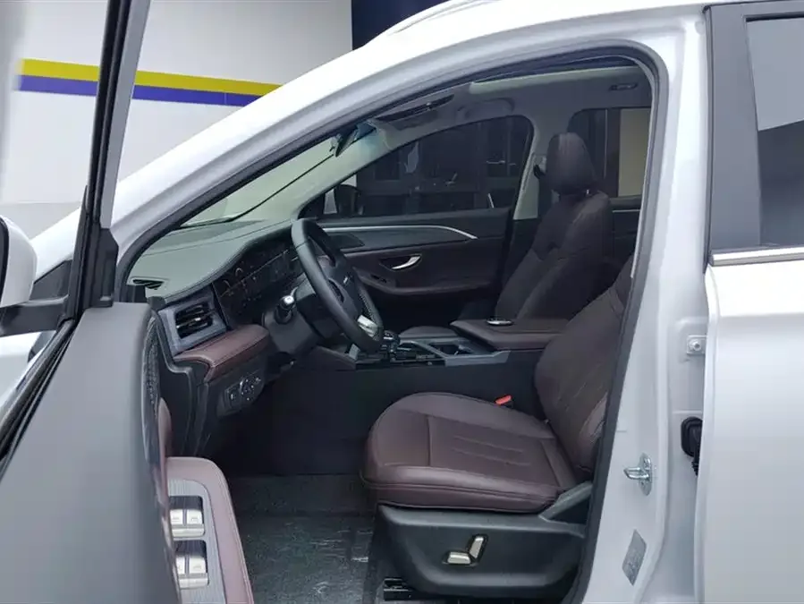 Jetour X90 PLUS Jetour X90 PLUS 2024 1.6TD DCT Villa 5-seater 2025 — миниатюра 3