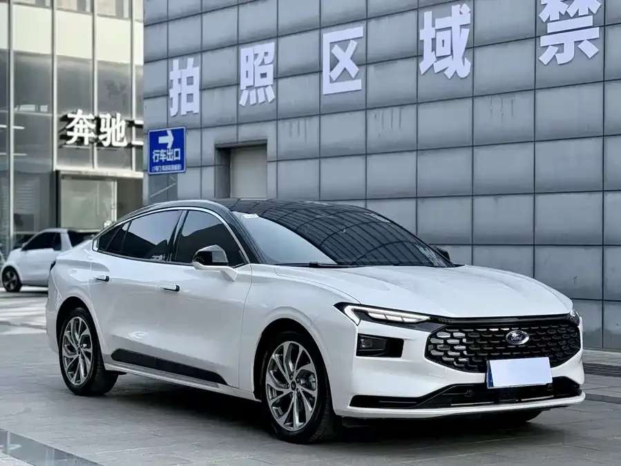 Ford Mondeo 2022 Mondeo EcoBoost 245 Extreme Edition 2022 — миниатюра 3