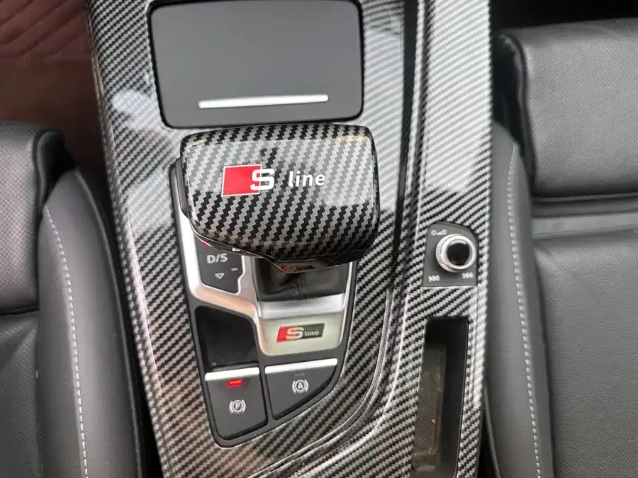 Audi a4 l 2023 40 TFSI luxury and dynamic model 2023 — миниатюра 2
