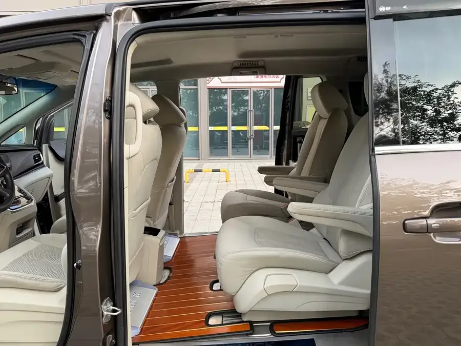 Buick GL8 2023 Land Business Class Smart Edition 2023 — миниатюра 5