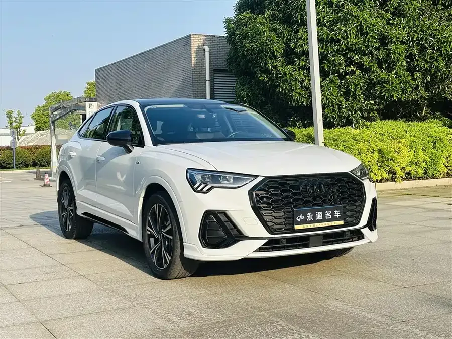 Audi Q3 Sportback 2023 40 TFSI Fashion Edition 2023 — миниатюра 3