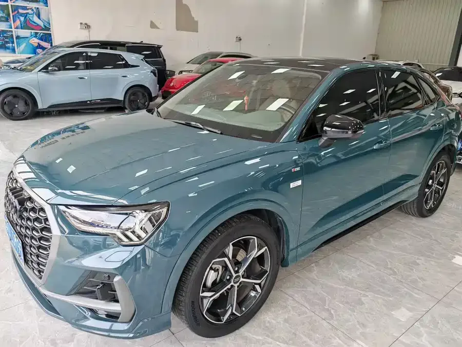 Audi Q3 Sportback 2023 facelift 40 TFSI fashionable model 2023 — фото 1, купить с доставкой в Москву