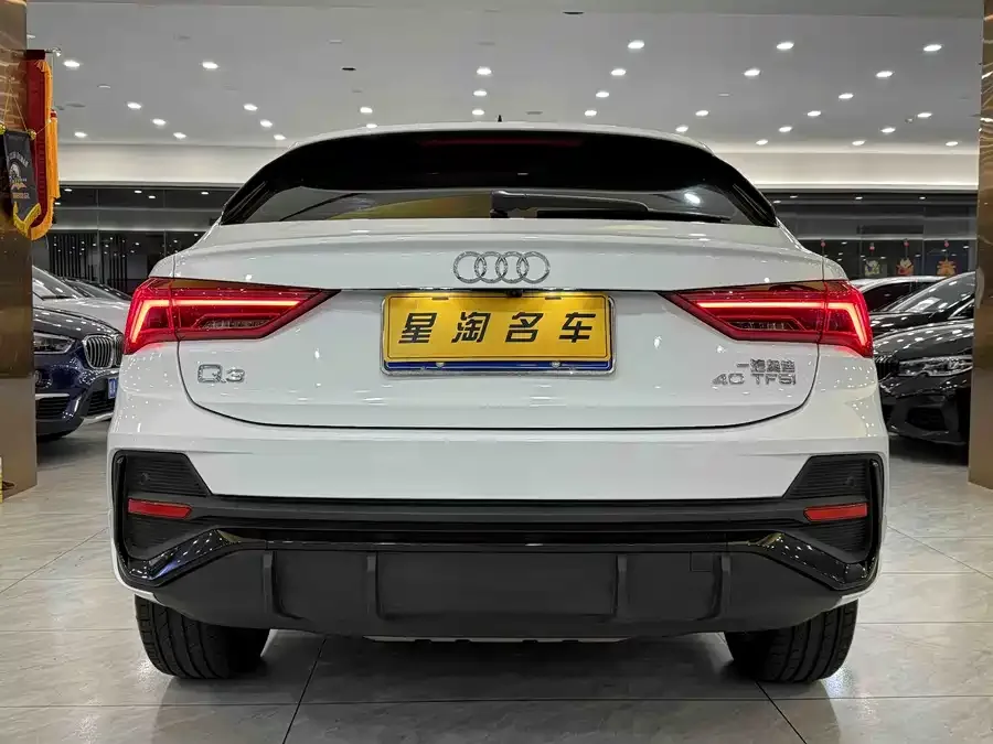 Audi Q3 Sportback 2022 40 TFSI Fashion Edition 2022 — миниатюра 2