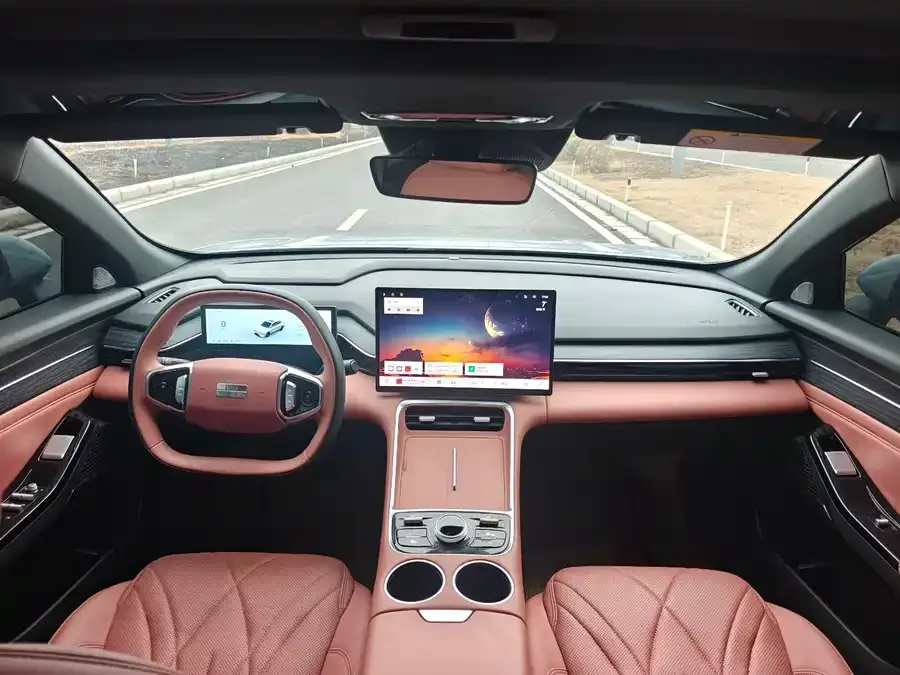 Geely Galaxy L6 Galaxy L6 2025 EM-i 140km Exploration+ Edition 2025 — миниатюра 2