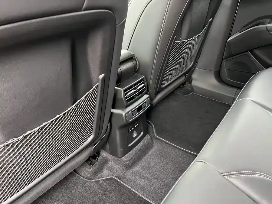 Audi Q4 e-tron 2024 40 e-tron Creative Edition 2024 — миниатюра 5