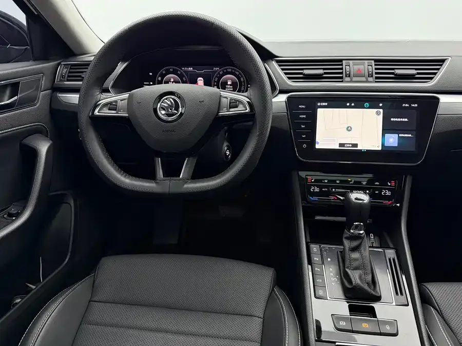 Skoda SuperB Super 2023 TSI280 DSG Exclusive Edition 2023 — миниатюра 5