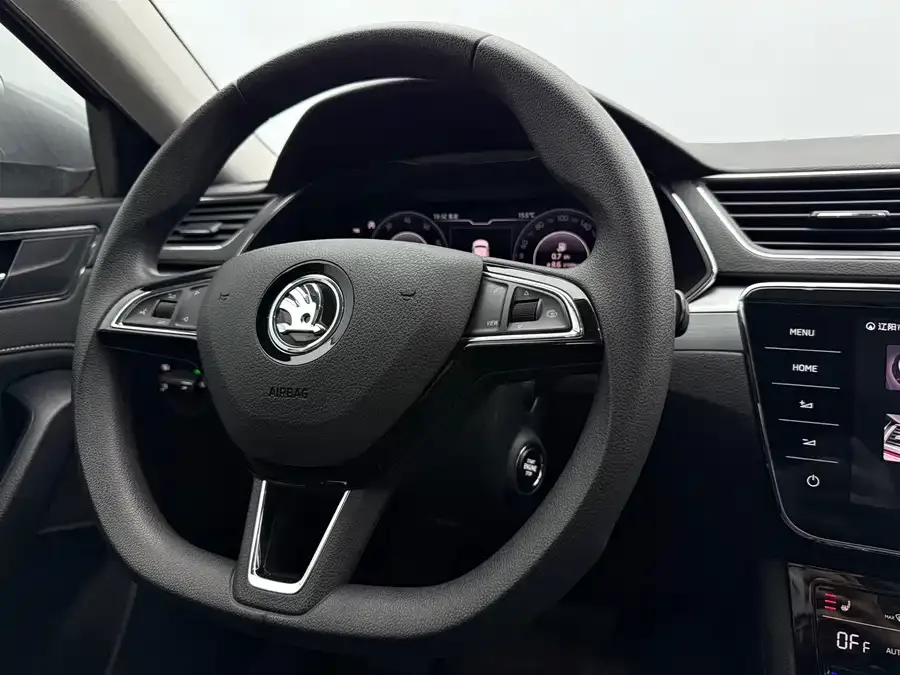 Skoda SuperB Super 2023 TSI280 DSG Exclusive Edition 2023 — миниатюра 5