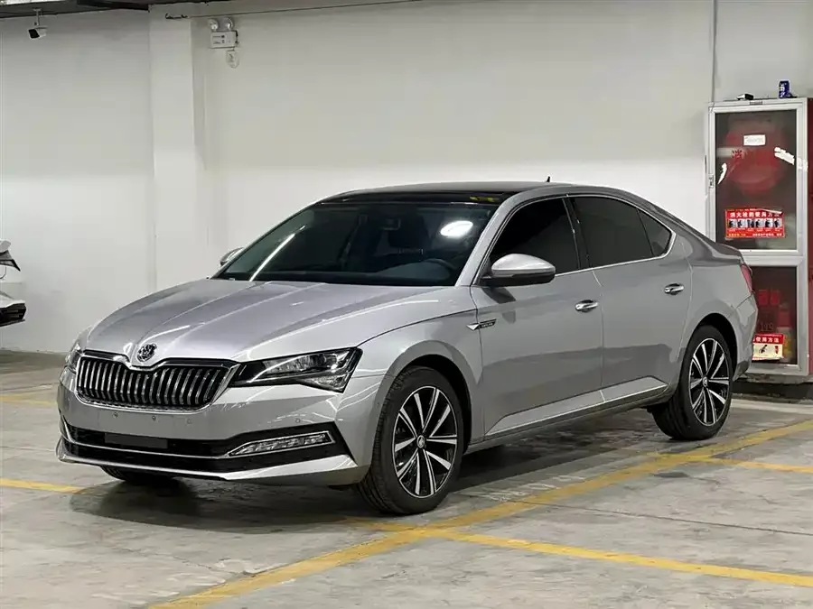 Skoda SuperB Superpa 2024 TSI280 DSG Exclusive Edition 2024 — фото 1, купить с доставкой в Москву