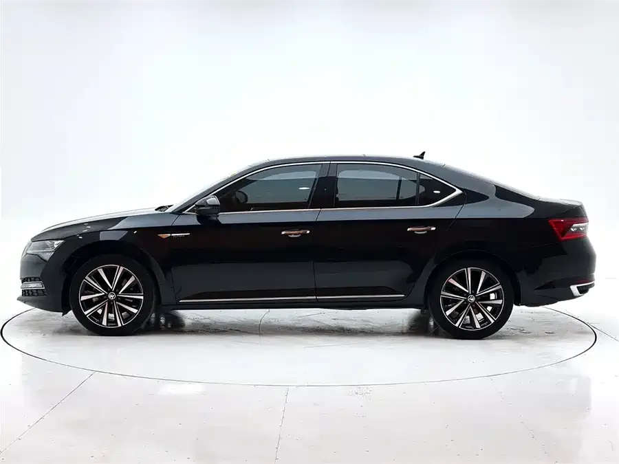 Skoda SuperB Super 2023 TSI280 DSG Exclusive Edition 2023 — миниатюра 4