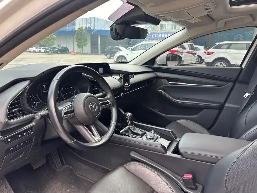 Mazda Axela Mazda3 Angkesela 2022 2.0L automatic quality version 2023 — миниатюра 4