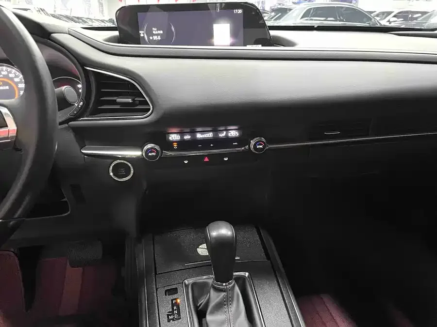 Mazda CX-30 2022 2.0L Automatic Obsidian Edition 2023 — миниатюра 4