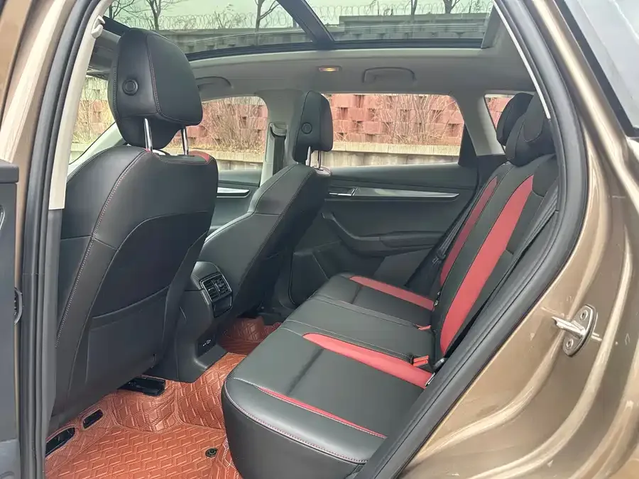 Skoda Karoq Korok 2022 TSI280 Luxury Edition 2022 — миниатюра 2