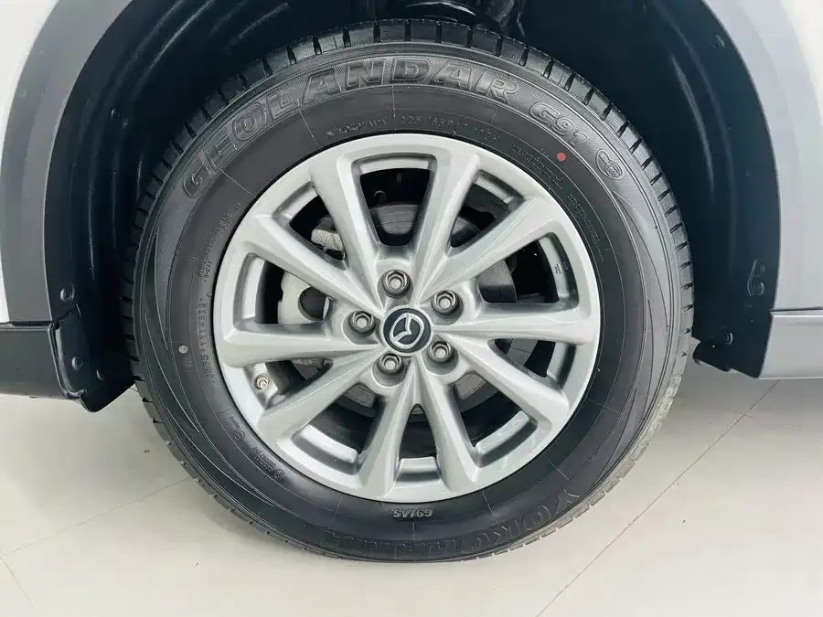 Mazda CX5 2024 2.0L automatic two-wheel drive comfort model 2024 — миниатюра 3