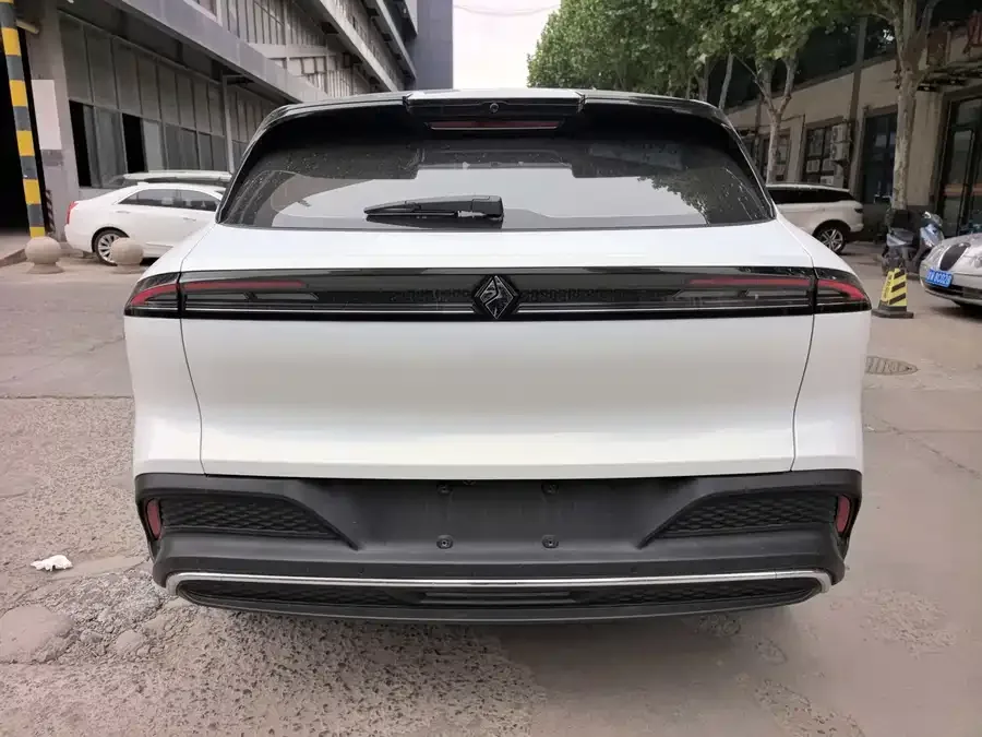 Baojun Sea of Clouds Baojun Yunhai 2024 140km plug-in hybrid version 2024 — миниатюра 2