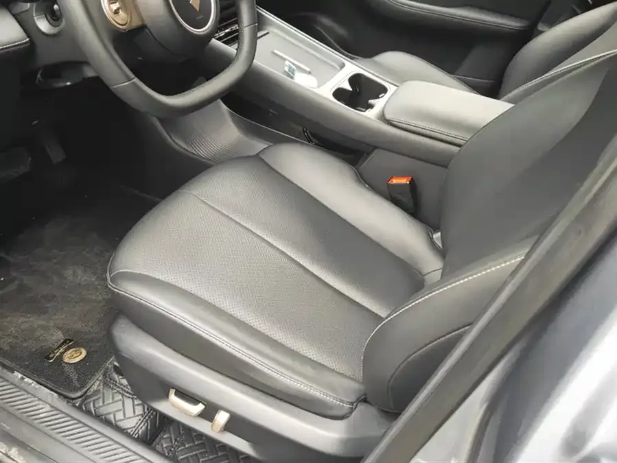 Baojun Sea of Clouds Baojun Yunhai 2024 140km plug-in hybrid version 2024 — миниатюра 3