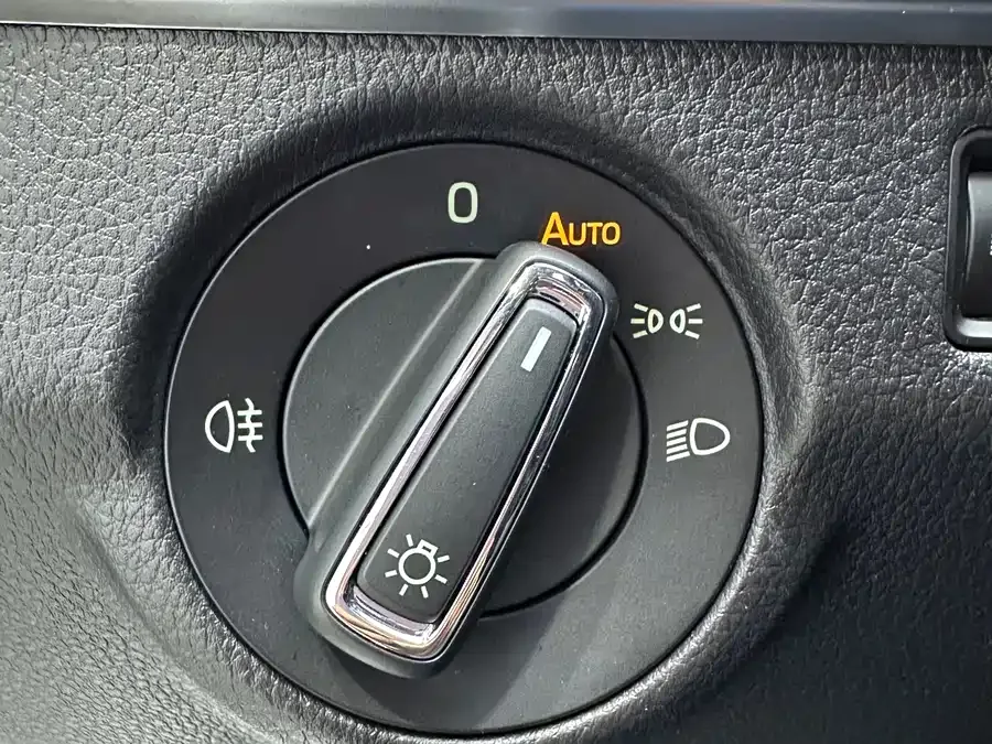 Skoda Kamiq Komic 2023 1.5L automatic comfort version 2023 — миниатюра 5