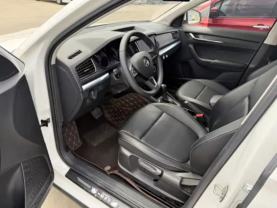 Skoda Kamiq Komic 2022 1.5L automatic comfort version 2023 — миниатюра 4