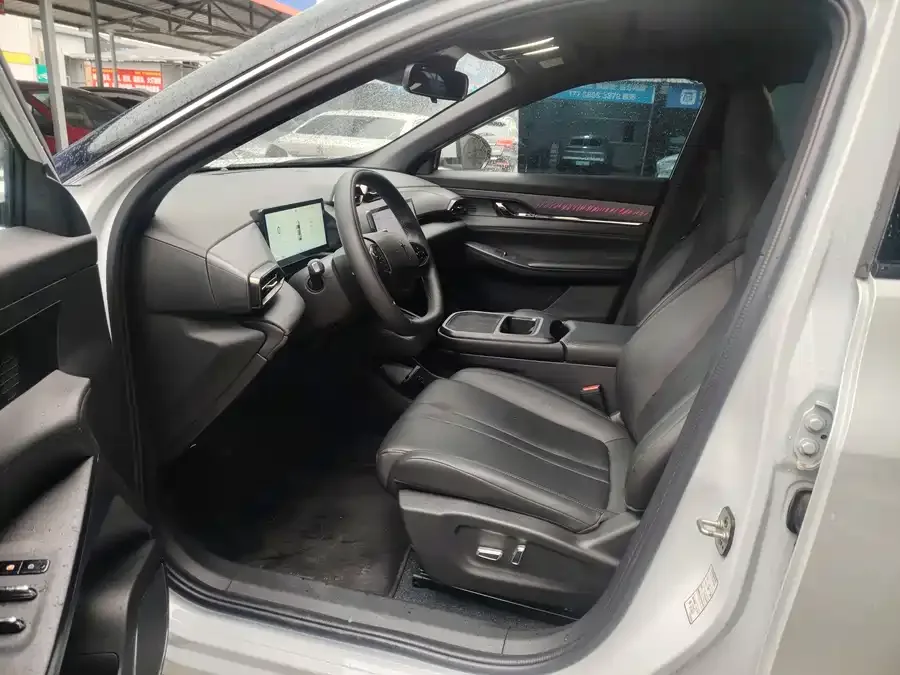 display 06 Shijie 06 2025 model 520km 2025 — миниатюра 2