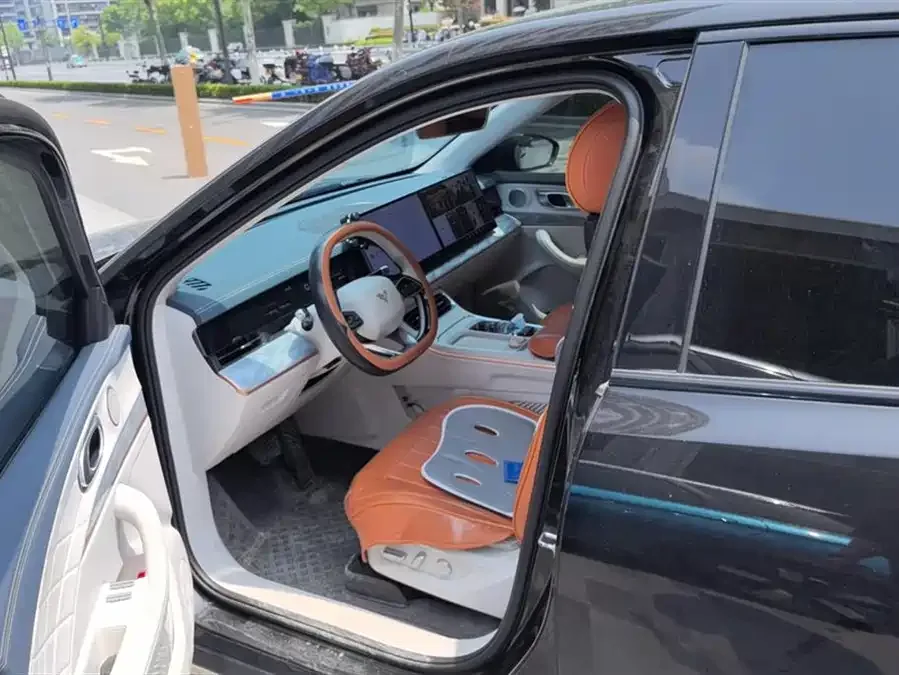 NETA Nezha L Nezha L 2024 Extended Range 310 Flash Charge Red Edition 2024 — миниатюра 3