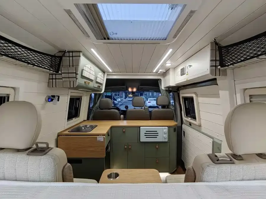 Maxus SAIC MAXUS V80 RV SAIC MAXUS V80 RV 2022 2.0T Traveler RVLIFE Camping Edition 2023 — миниатюра 4